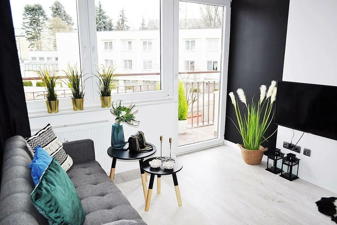M11 Outstanding Apartment With Balcony ワルシャワ