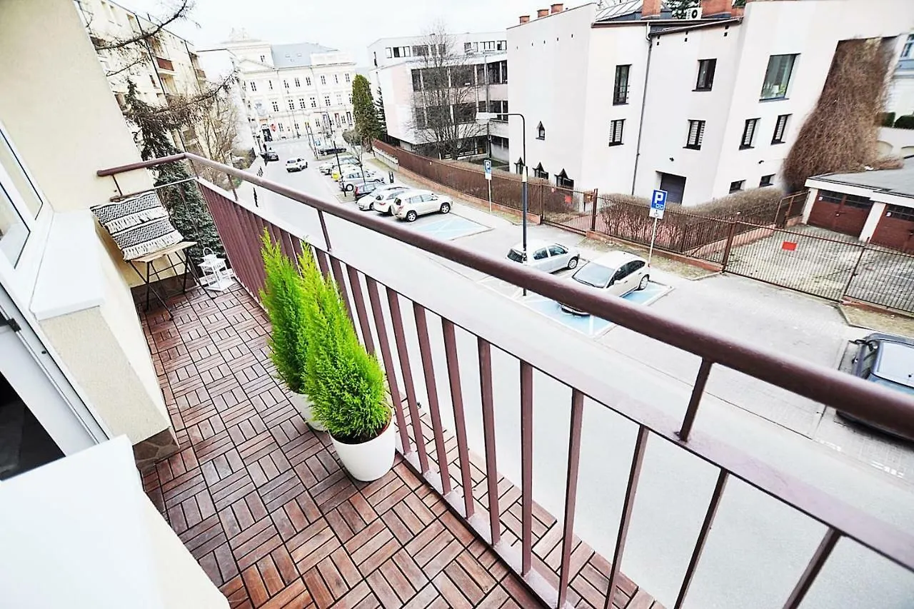 M11 Outstanding Apartment With Balcony ワルシャワ
