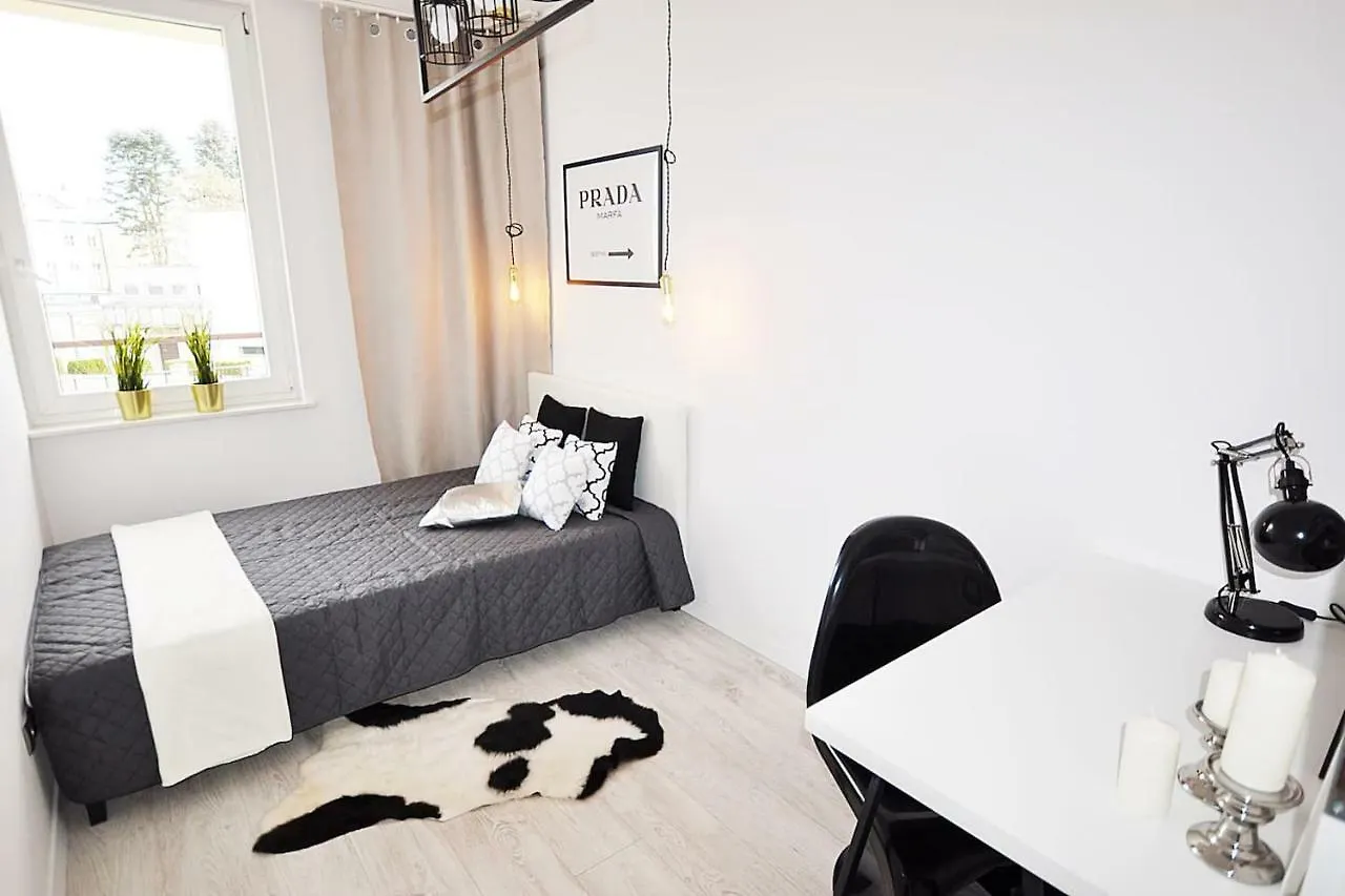 M11 Outstanding Apartment With Balcony ワルシャワ ポーランド